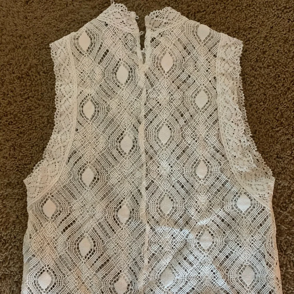 Lace top - Picture 3 of 4